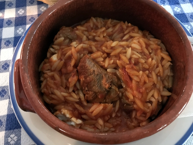 「Youvetsi」というラムキャセロールはギリシャ料理。コレ絶品